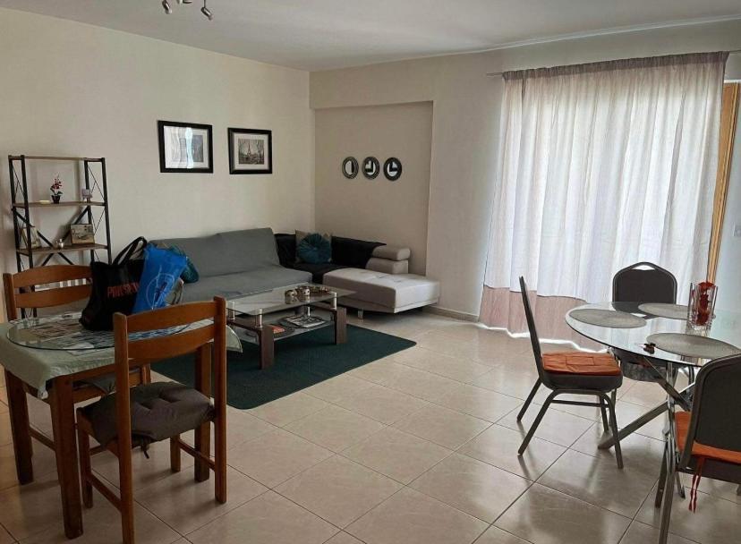 Διαμέρισμα Bright One Bedroom In Area